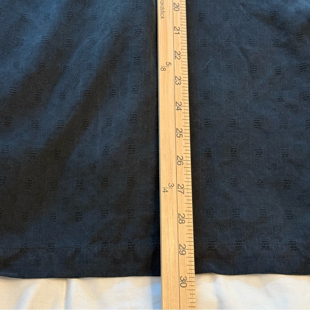 TOMMY BAHAMA “Chairman of the board” black silk camp shirt men’s M embroidered - Picture 7 of 9